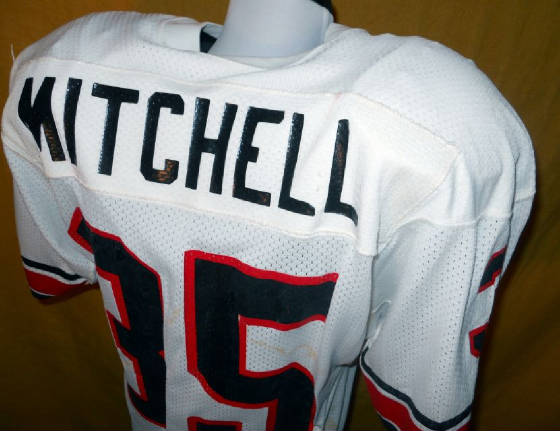 Mitchellwhitejersey/85mitchell04.jpg